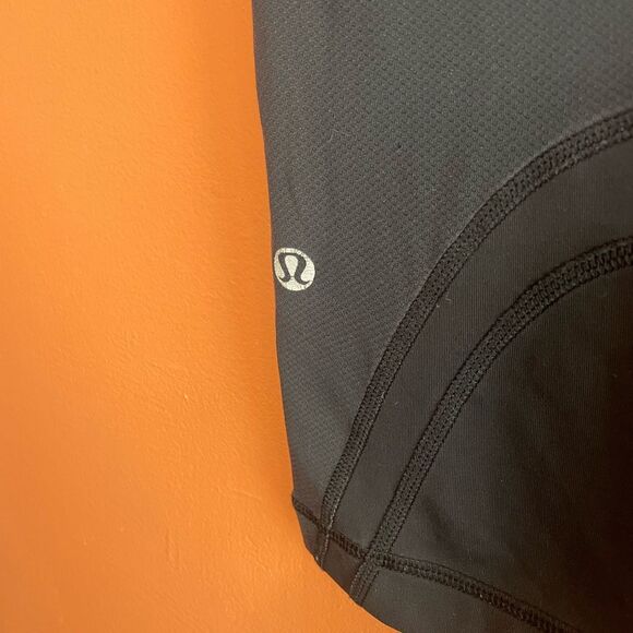 Lululemon Run: Inspire Crop in Black Womens Size 2 - Picture 11 of 11